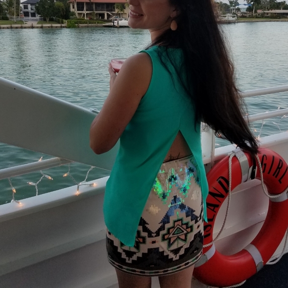 Express Sequin Skirt - Picture 6 of 7